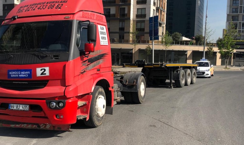 C Sınıfi Kamyon Ehliyeti